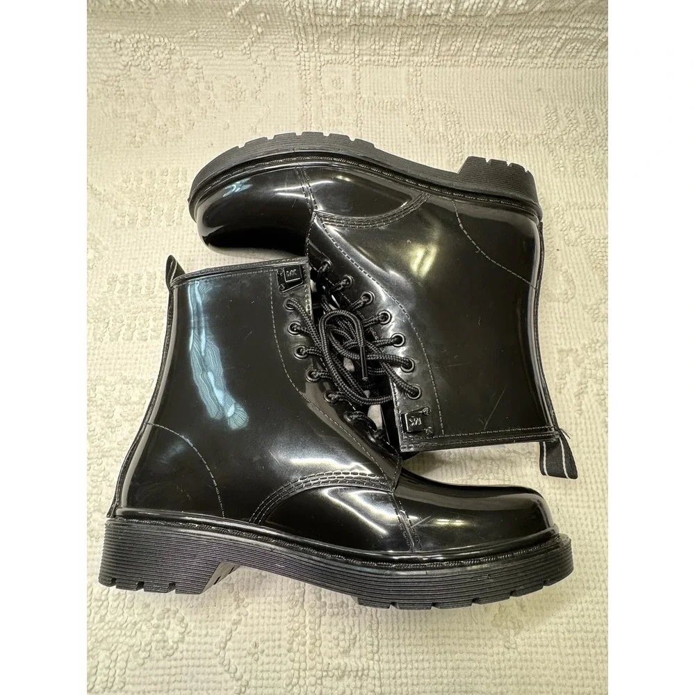 Michael Kors Tavie Rainbootie Combat Boot Black‎ Size 6 Logo Heel Lug Sole Edgy